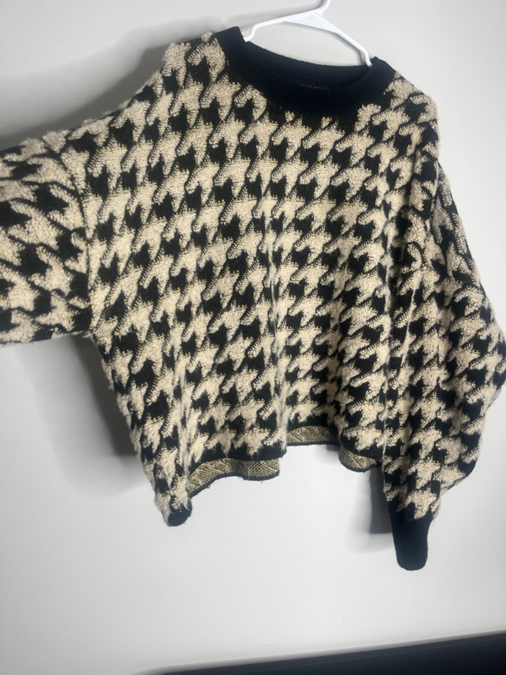 Max Studio Black & Cream Houndstooth Crewneck Sweater - Picture 3 of 5